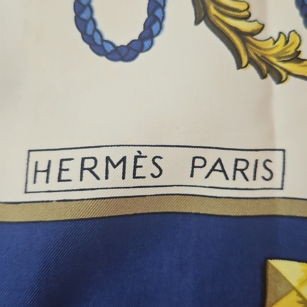 Vintage Hermès "Les Cles" (The Keys) Silk Scarf - Picture 2 of 9